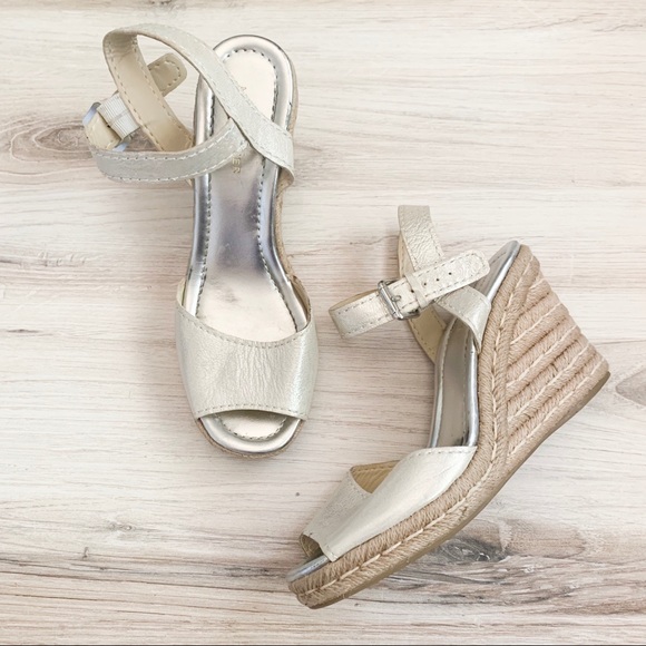 💖BOGO💖Marc Fisher Maiseey SilverEspadrilleSandal - Picture 1 of 6